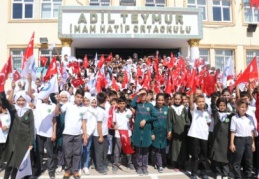 Başarılı öğrenciler saatlendi