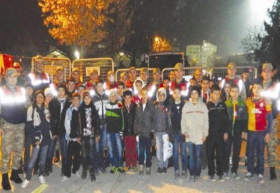 Başarılı öğrencilere Galatasray maçı ödülü