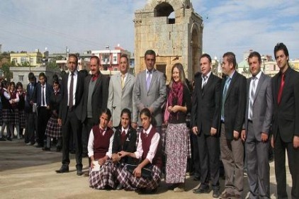 Başarılı öğrencilere hediye verildi