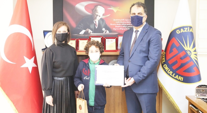 Başarılı öğrencilere ödül verildi