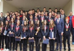 Başarılı sporcular ödüllendirildi