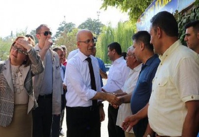 Başbakan Yardımcısı Şimşek esnafı ziyaret etti