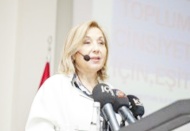 Basın Konseyi Başkanı Pınar Türenç CHP kürsüsünden seslendi: Basın yasası deniyor ama hepinizin sesi bu yasanın içinde boğulacak
