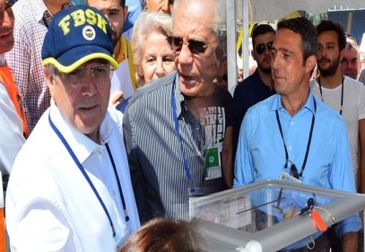 Başkan adayları sıcağa meydan okudu