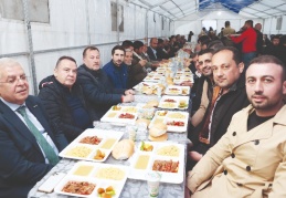 Başkan Böcek, Gaziantep’te depremzedelerle iftar yaptı