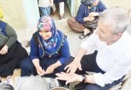 Başkan kollarını sıvadı, yuvalama yuvarladı