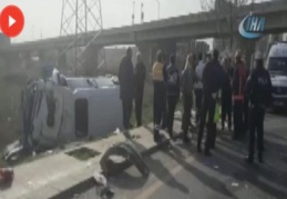 Başkentte yolcu minibüsü kaza yaptı: 15 yaralı