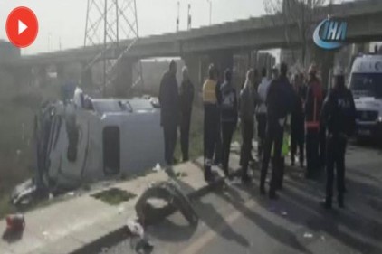 Başkentte yolcu minibüsü kaza yaptı: 15 yaralı