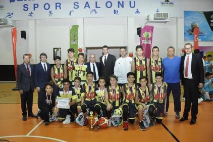 Basketbol Cumhuriyet Kupası Yıldız Erkek Basketbol Takımı&#8217;nın oldu