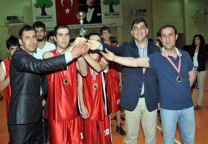 Basketbol turnuvasında 19 Mayıs Lisesi şampiyon oldu