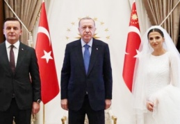 Başsavcı evlendi, soluğu eşiyle Saray'da aldı