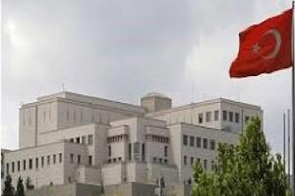 Batı, Türkiye&#8217;den yavaş yavaş elini eteğini çekiyor