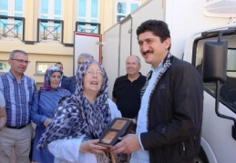 Batıdan gelip Güneydoğuyu gezen bir turist kafilesi