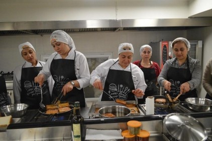 Bayat ekmekleri değerlendirmek için uydurulan geleneksel yemekler 