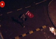 Bayrak sevgisi yağmur tanımadı