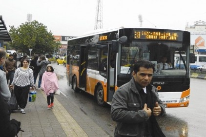 Bayram boyuncca otobüs ve tramvaylar ücretsiz kullanıldı