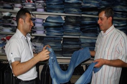 Bayram esnafın yüzünü güldürdü
