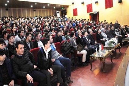 Bayram, &#8216;Sağlık sektörü üzerinde hassasiyetle durulması gerekiyor&#8217;