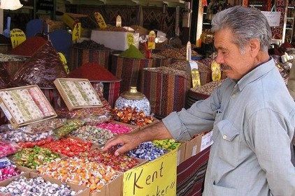 Bayram şekerleri yerini tezgahlarda almaya başladı 