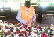 Bayramda şehit ve gazi ailelerine çiçek dağıtıldı