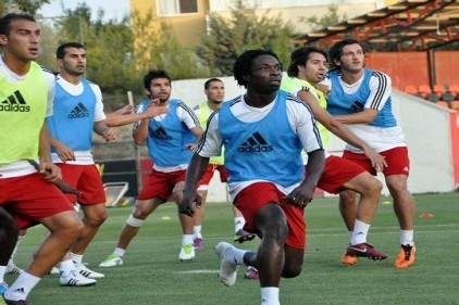 B.Belediyespor ile Gaziantepspor&#8217;un maçı bugün 21.00 de 