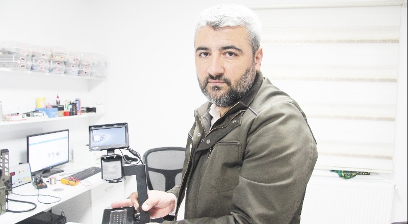 Bebek ve çocuklar için, damar yolu görüntüleme cihazı yaptı