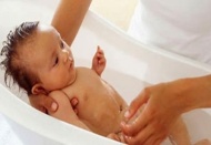 Bebeklerinizi gün aşıı yıkayın