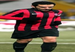 Bekir Ozan oynuyor