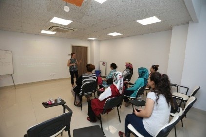 Belediye Başkanı Fatma Şahin&#8217;in girişimleri ile Gaziantep&#8217;te &#8220;Gebelik Okulu&#8221; açıldı.