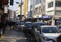Belediye bazı yollarda parkomat gelirinden fedakarlık etmeli