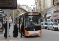 Belediye otobüsleri ve tramvaylar ücretsiz