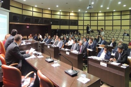 Belediye sosyal tesislerini de geri aldı