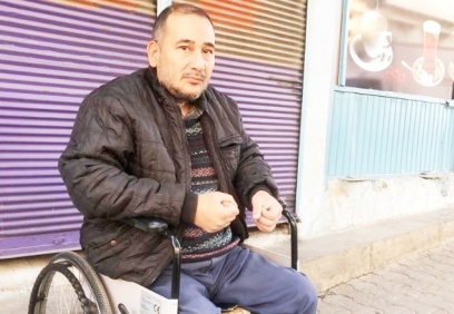 Belediyenin hediye ettiği akülü sandalyeyi hırsızlar çaldı