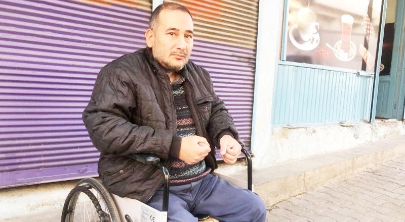 Belediyenin hediye ettiği akülü sandalyeyi hırsızlar çaldı