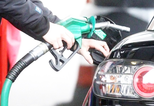 Benzin 15 TL’yi aşacak