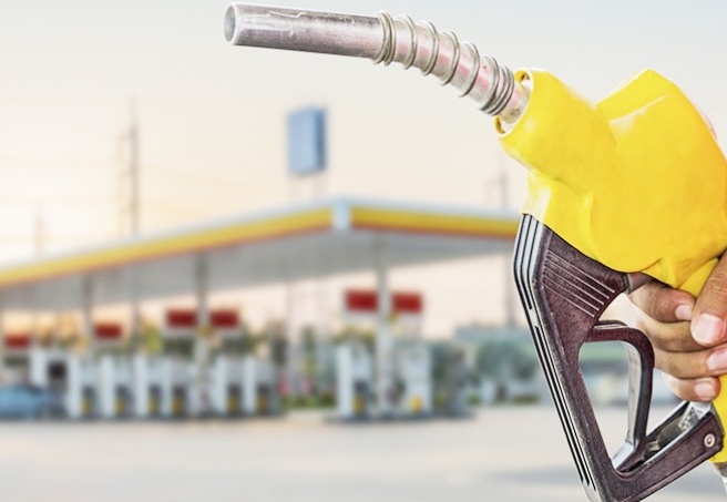 Benzin ve motorine bir büyük zam daha geliyor