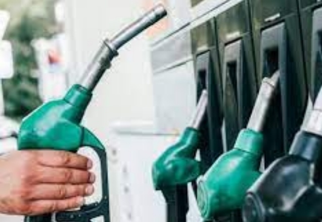 Benzin ve motorine bir zam daha geliyor