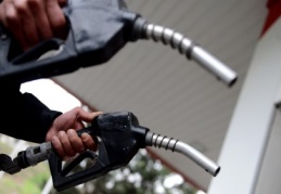 Benzine 13 kuruş zam yapıldı