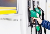 Benzine 12 kuruş zam bekleniyor