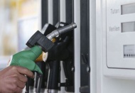 Benzine 77 kuruş, motorine de 31 kuruş zam bekleniyor.