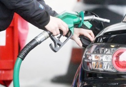 Benzine altı ayda 12 lira zam geldi