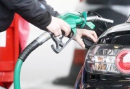 Benzine bu gece dev zam geliyor