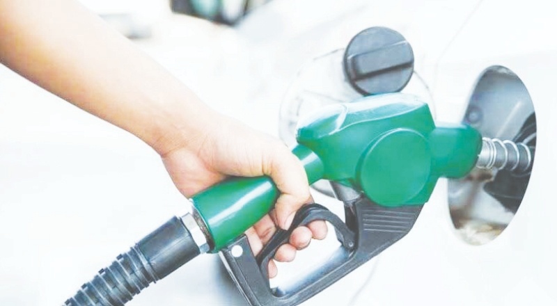 Benzine ikinci zam yapıldı