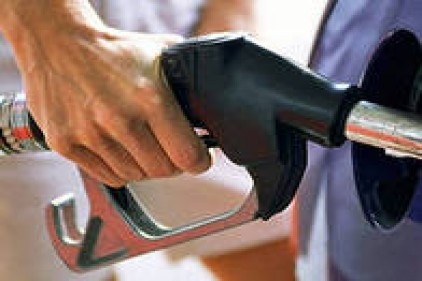 Benzine zam enflasyonu azdırır