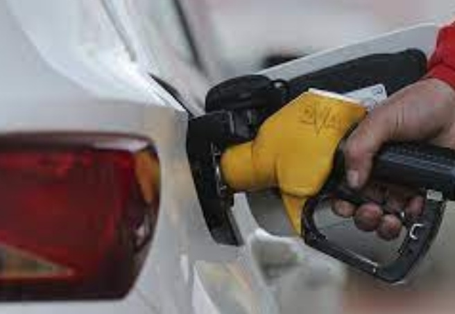 Benzine zam üstüne zam