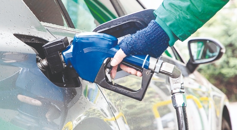 Benzinin litre fiyatına 1.10 lira zam geldi