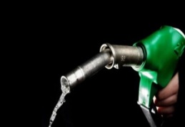 Benzinin pompa fiyatı 2.1 TL, motorinin litre fiyatı da 1.8 TL dolayına gerileyecekti