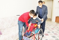 Berat, tekerlekli sandalyesine kavuştu