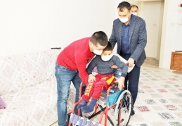 Berat, tekerlekli sandalyesine kavuştu