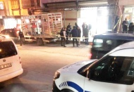 Berber dükkanına girip müşterilerin üzerine kurşun yağdırdı